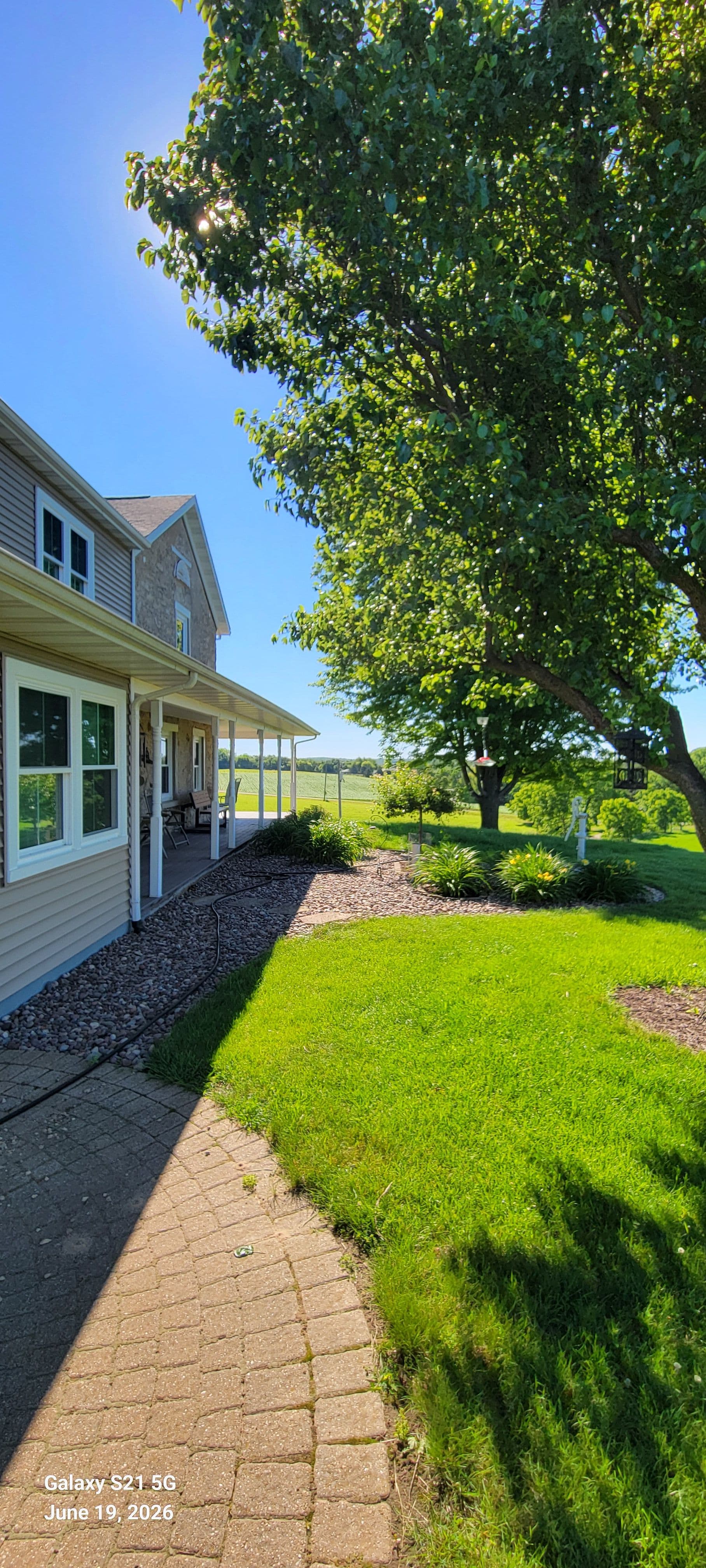 Garden Bed Edging and Cleanup That Makes Your Whole Yard Look Sharp